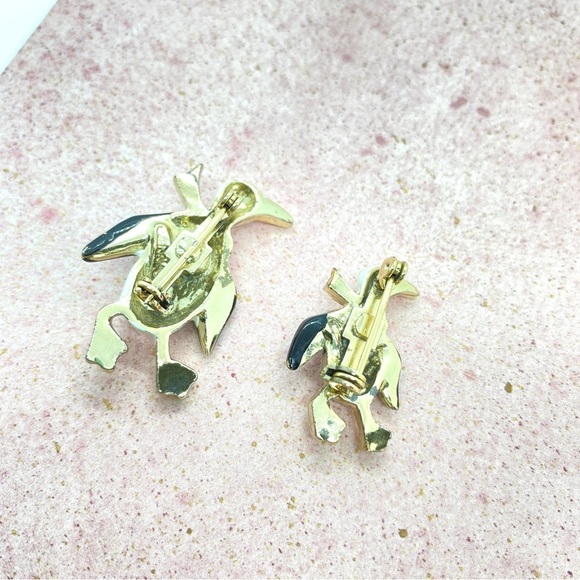 Vintage Penguin Scatter Pins Black and White Enameled Pair - Picture 3 of 6